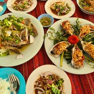 เมนูของร้าน ยกครกมารวย สาขา สันกำแพง