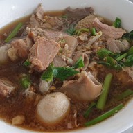 เมนูของร้าน นายอ้วน ก๋วยเตี๋ยวเนื้อ/หมู