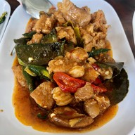 ข้าวแกงบัวขาว
