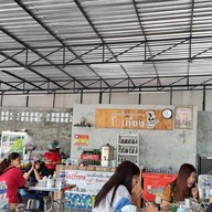 บรรยากาศ โกเกี๋ยง เกาเหลาเนื้อตุ๋น หมูตุ๋น ริมคลองสามชัย