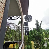 หน้าร้าน little traveller