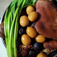 ขาหมูบ้านเอื้อ