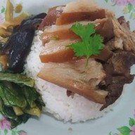 ขาหมูบ้านเอื้อ