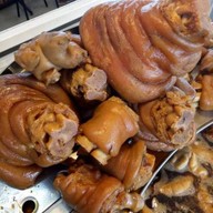 ก๋วยเตี๋ยวไก่ตุ๋นมะระ หมู่บ้านกัสโต้