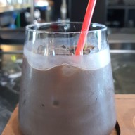 Red Diamond Cafe ทองหล่อ