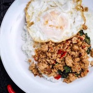 ชายสี่ บะหมี่เกี๊ยว @แหลมฉบัง