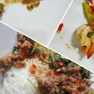 ผลไม้สดดองริมทาง ลูกชิ้นปลาระเบิด ผลไม้สด  ยำ น้ำอัดลม น้ำปลา่าว