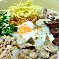 โจ๊กหมูเลิศรส เกาเหลาเลือดหมู
