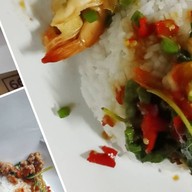 ผลไม้สดดองริมทาง ลูกชิ้นปลาระเบิด ผลไม้สด  ยำ น้ำอัดลม น้ำปลา่าว