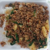 กะเพราพริกแห้งโบราณ สูตรไร้น้ำมัน ท่านคร