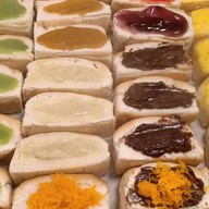 ร้านขนมปังไอน้ำThree boy ตลาดนัดรถไฟศรีนครินทร์