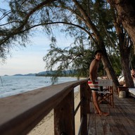 โรงแรมนิกกี้บีช