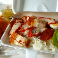 เมนูของร้าน ข้าวหมูแดงคุณอี๊ด