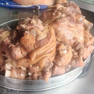 ข้าวขาหมู/อาหารตามสั่ง หน้ารพ.เจ้าพระยายมราช เจ้าเก่าขายมาเกือบ30 ปี!!!