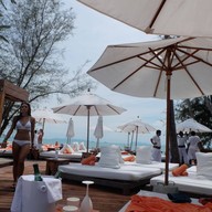 โรงแรมนิกกี้บีช