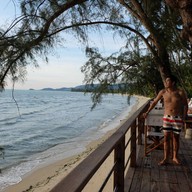 โรงแรมนิกกี้บีช