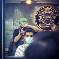 18 Monkey Barber 1