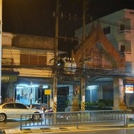 หน้าร้าน ข้าวต้มปลานายเตี้ย (หน้าวัดป่า)