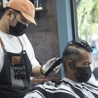 18 Monkey Barber 1