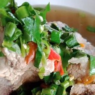 จักรวาล เกาเหลาเลือดหมู