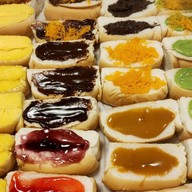 ร้านขนมปังไอน้ำThree boy ตลาดนัดรถไฟศรีนครินทร์