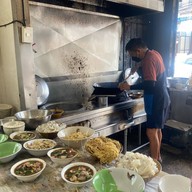 บะหมี่โกล้าน