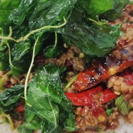 กะเพราพริกแห้งโบราณ สูตรไร้น้ำมัน ท่านคร