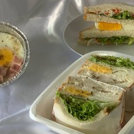 Deli Daily เดริ เดรี่ Smart condo ตึก H