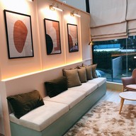 Dermaglow Clinic ( ดูแลผิว โดยแพทย์เฉพาะทางผิวหนัง )