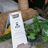 บรรยากาศ FLO coffee