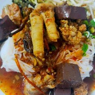 ป้าตุลาอาหารเหนือ ตลาดสำเภาทอง