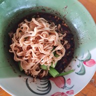 เมนูของร้าน โคตรกะเพรา &ก๋วยเตี๋ยวเรือ ป.ประทีป พุทธมณฑลสาย3