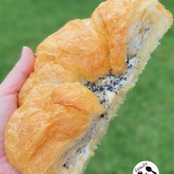 เมนูของร้าน CHA’Sant by Chef Natty - Truffle Cheese Croissant ครัวซองต์ ทรัฟเฟิล ชีส เค้ก แฮม ชา กาแฟ มัทฉะ สุขุมวิท39