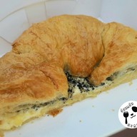 เมนูของร้าน CHA’Sant by Chef Natty - Truffle Cheese Croissant ครัวซองต์ ทรัฟเฟิล ชีส เค้ก แฮม ชา กาแฟ มัทฉะ สุขุมวิท39