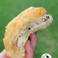 เมนูของร้าน CHA’Sant by Chef Natty - Truffle Cheese Croissant ครัวซองต์ ทรัฟเฟิล ชีส เค้ก แฮม ชา กาแฟ มัทฉะ สุขุมวิท39