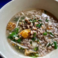 ก๋วยเตี๋ยว เจ๊ไพ