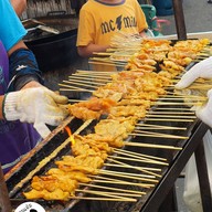 บรรยากาศ ชญาดา หมูสะเต๊ะ