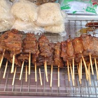หมูปิ้งสมุนไพรนมสด (เจ้าดั้งเดิม)