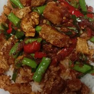 ผัดกระเพราอิ่มอร่อย🥂หอยทอด🍓หมูกรอบ🥃