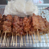 หมูปิ้งสมุนไพรนมสด (เจ้าดั้งเดิม)