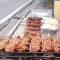 หมูปิ้งสมุนไพรนมสด (เจ้าดั้งเดิม)