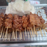 หมูปิ้งสมุนไพรนมสด (เจ้าดั้งเดิม)
