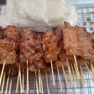 หมูปิ้งสมุนไพรนมสด (เจ้าดั้งเดิม)
