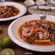 ร้านยำ นัว ยั่ว Yes กะเพราพริกแห้ง สาขา8 พัทยา