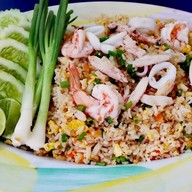 ข้าวผัดปู & coffee ปรีดีฯซอย2