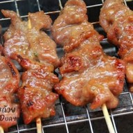 หมูปิ้งสมุนไพรนมสด (เจ้าดั้งเดิม)