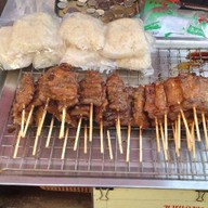 หมูปิ้งสมุนไพรนมสด (เจ้าดั้งเดิม)