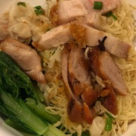 เมนูของร้าน 60 ปีบะหมี่เกี๊ยวทำเอง  (เลย บางแค ซ.9 เล็กน้อย)เจ้าเก่าสี่แยกหนองใหญ่