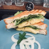 Frankies cafe แฟรงกีส์คาเฟ่ ขนอม