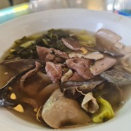 เล็กเลือดหมู ชินเขต